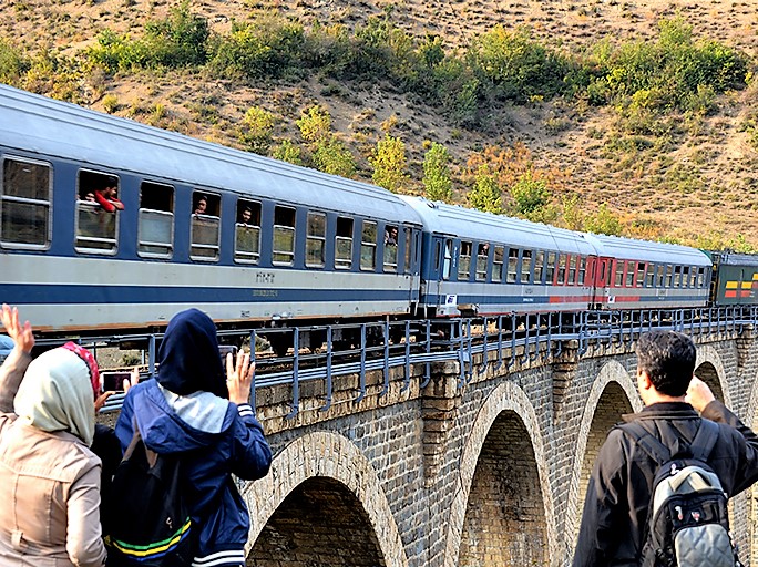 travel iran by train